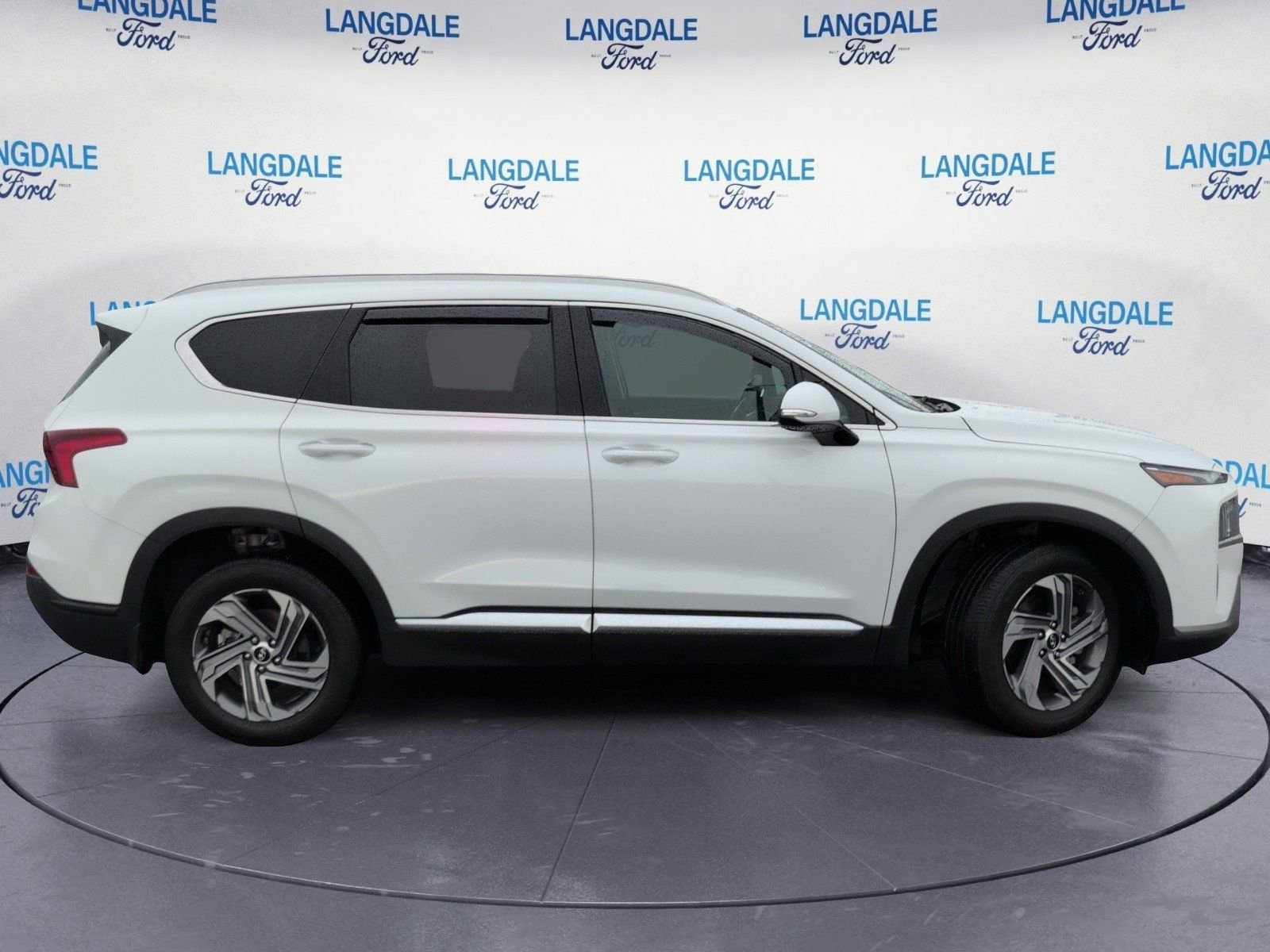 Used 2023 Hyundai Santa Fe SEL FWD image 3