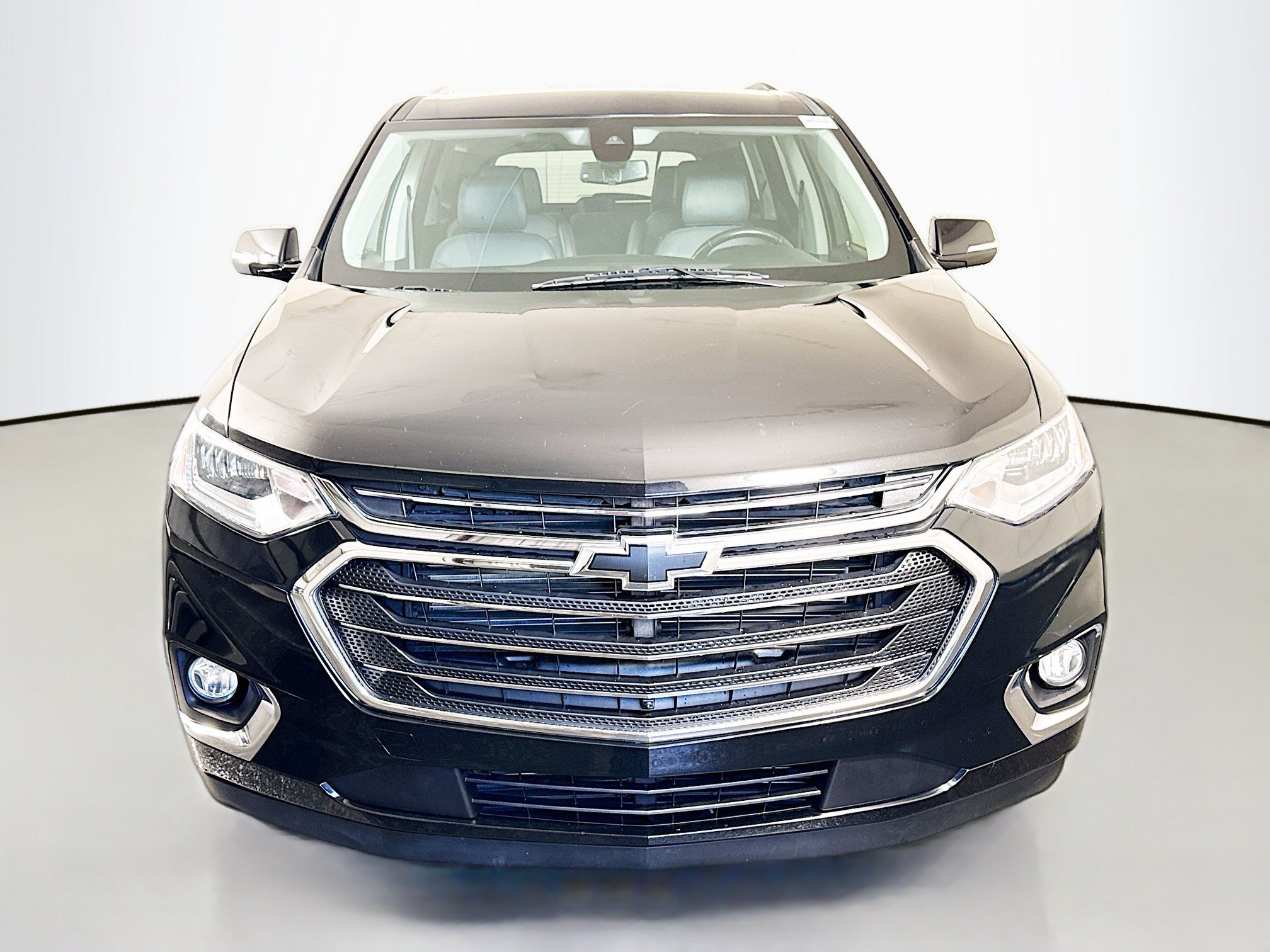 Used 2018 Chevrolet Traverse Premier w/ Driver Confidence II Package FWD image 2