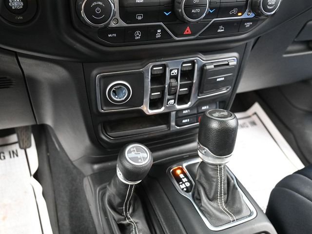 Used 2023 Jeep Wrangler Sahara image 22