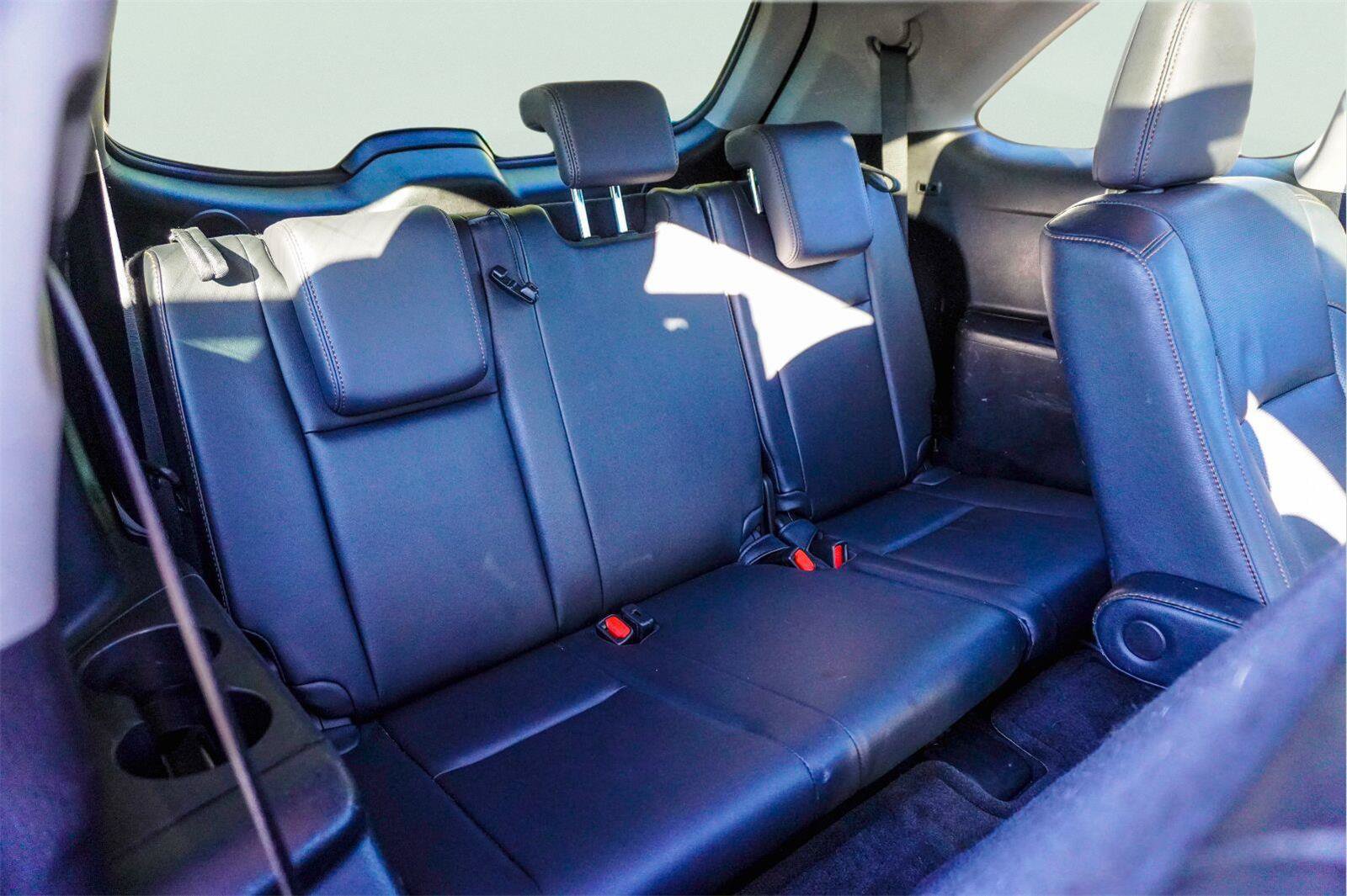 Used 2014 Toyota Highlander Limited Platinum FWD image 16