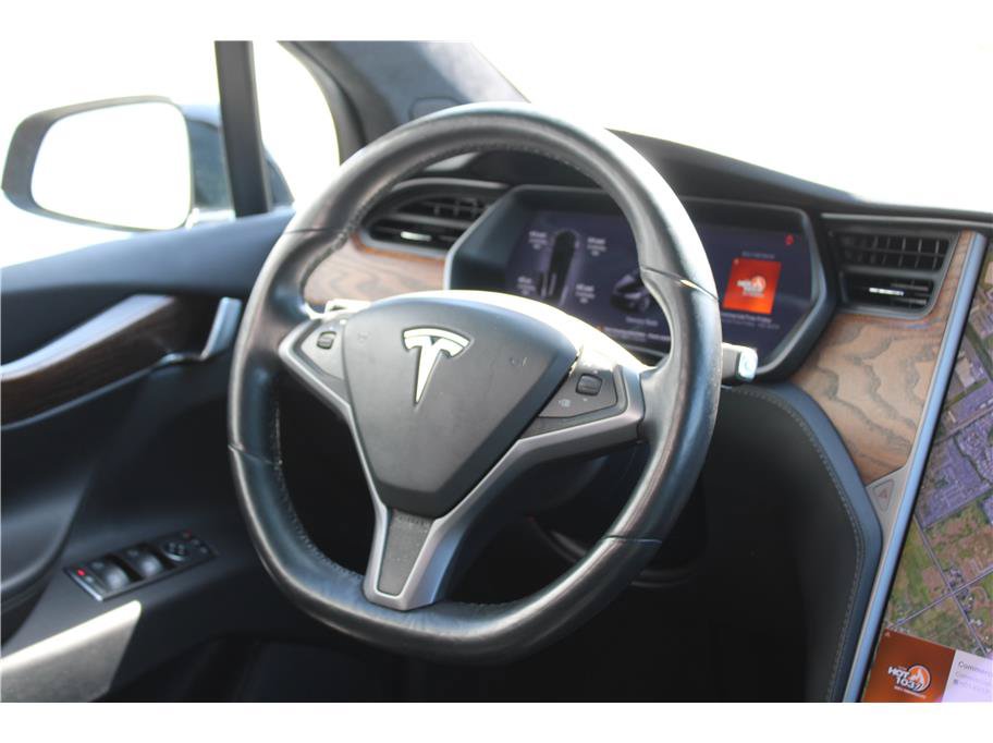 Used 2018 Tesla Model X 75D AWD/4WD image 15