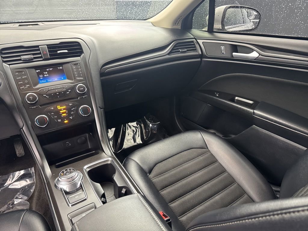 Used 2018 Ford Fusion SE w/ Equipment Group 601A image 10