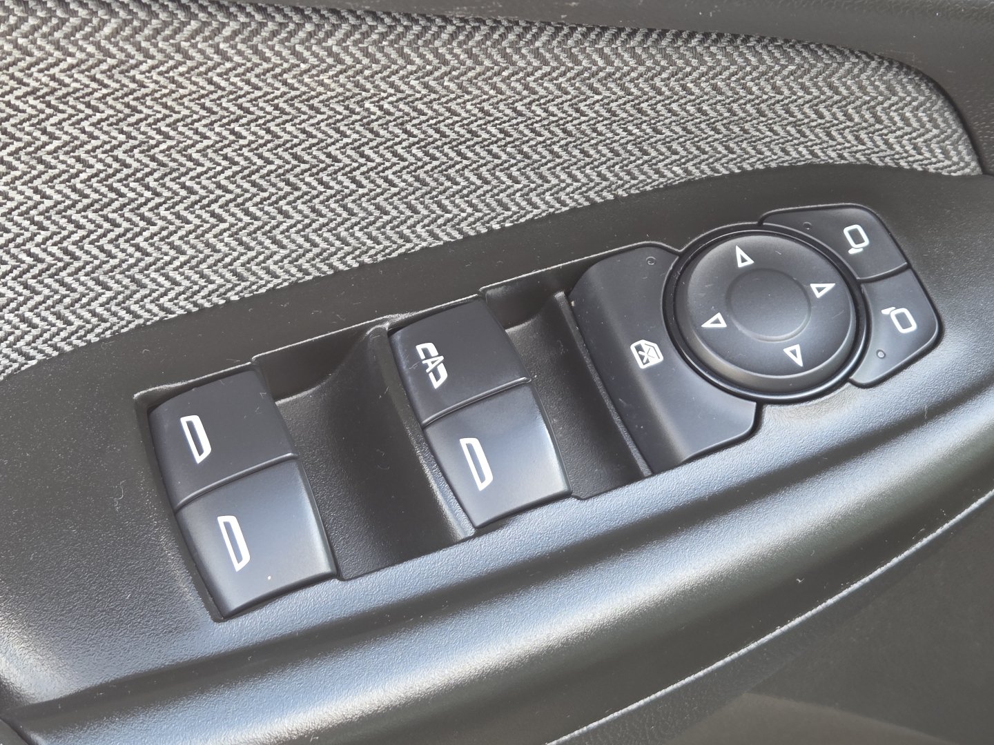Used 2021 Chevrolet TrailBlazer LT w/ Sun and Liftgate Package FWD image 25