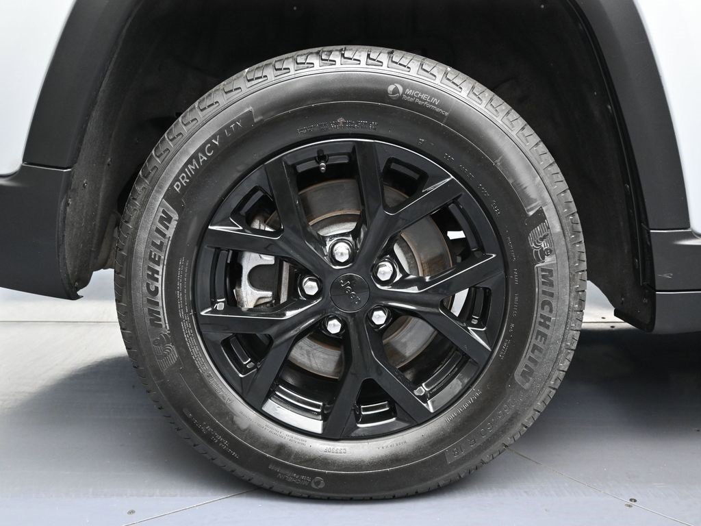 Used 2024 Jeep Grand Cherokee L Laredo image 11