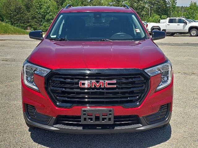 Used 2024 GMC Terrain SLE w/ Driver Convenience Package FWD image 8
