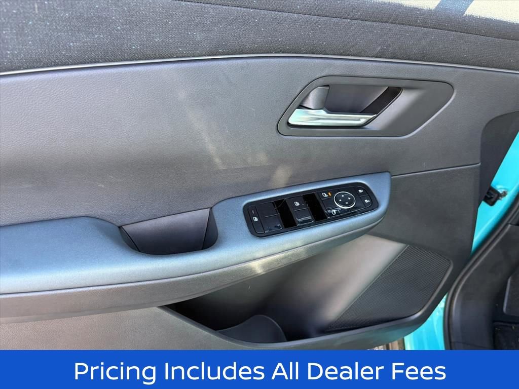 New 2026 Nissan Leaf SV+ w/ Floor Mat Package (SV+) FWD image 25