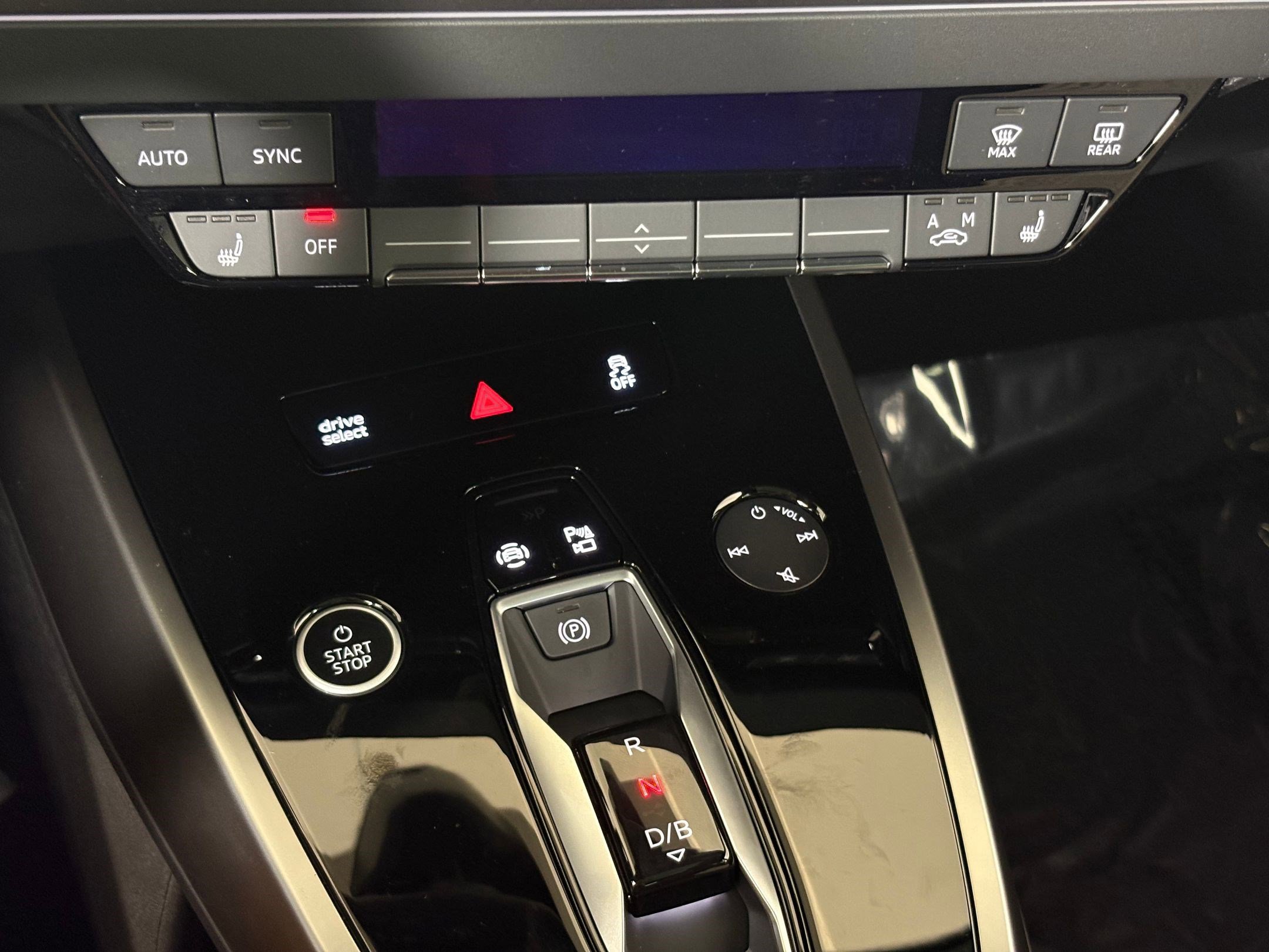 New 2026 Audi Q4 e-tron Premium image 25