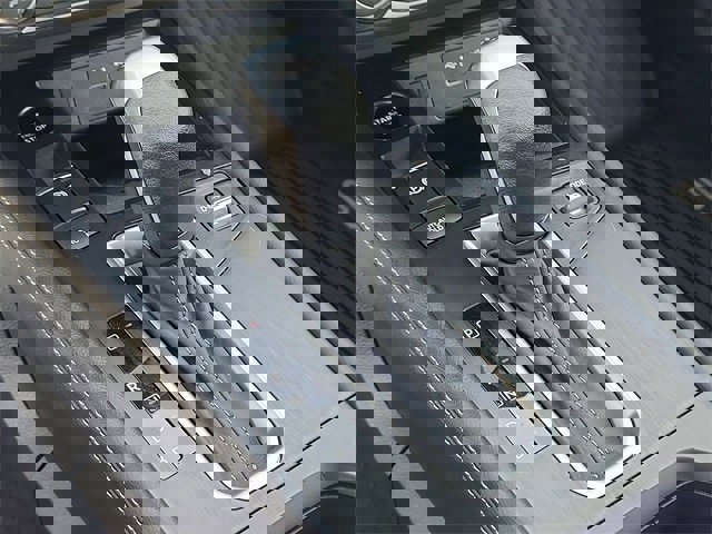 Certified 2025 Nissan Kicks SV w/ Illumination Package image 19