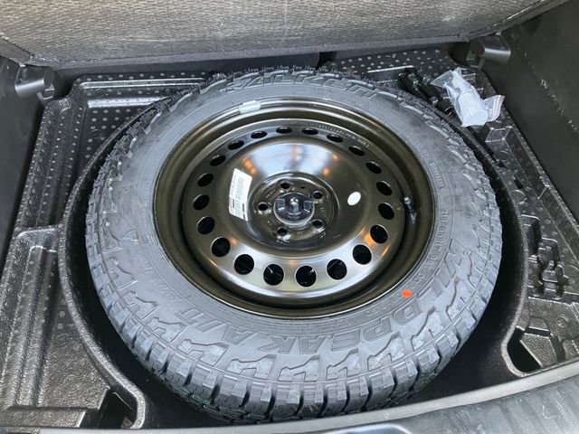 Used 2025 Jeep Compass Trailhawk image 29