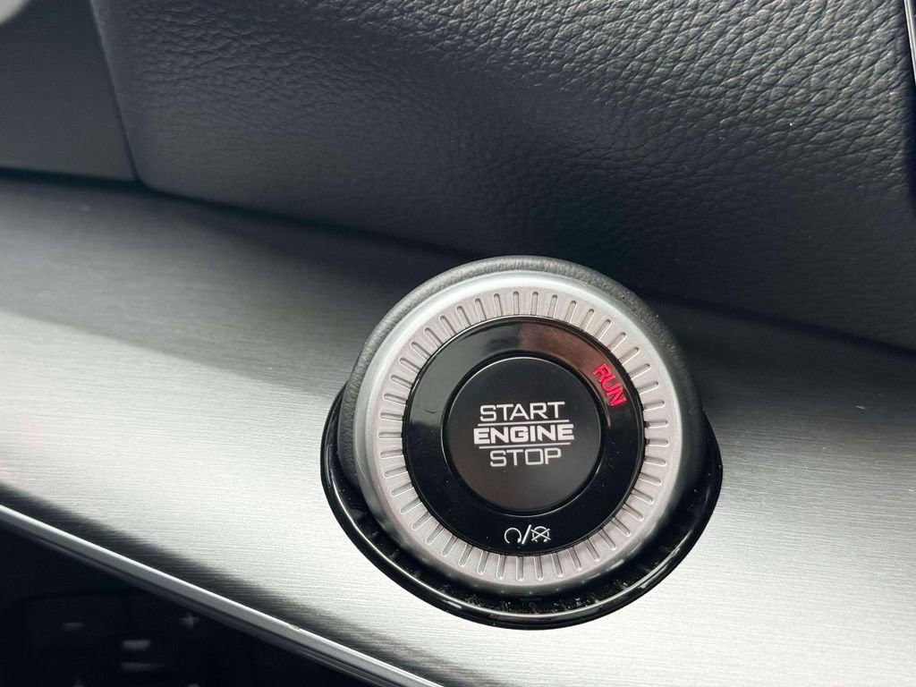 New 2026 Jeep Grand Wagoneer L Limited w/ Convenience Group I image 19