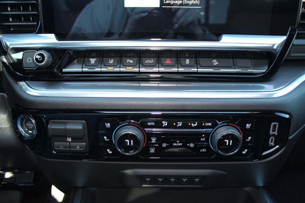 Used 2026 Chevrolet Silverado 3500 High Country w/ High Country Premium Package AWD/4WD image 74
