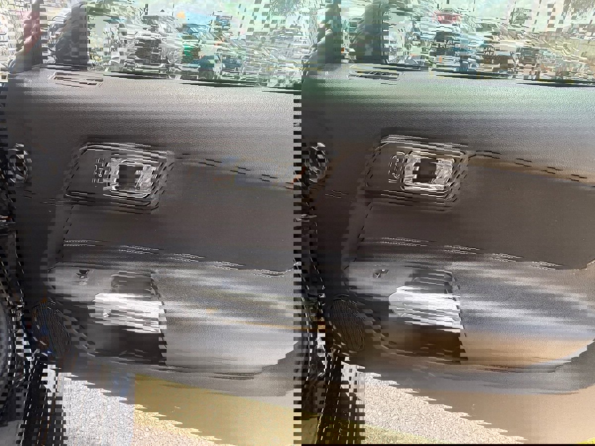 Used 2017 Ford Mustang GT w/ Black Accent Package RWD image 13