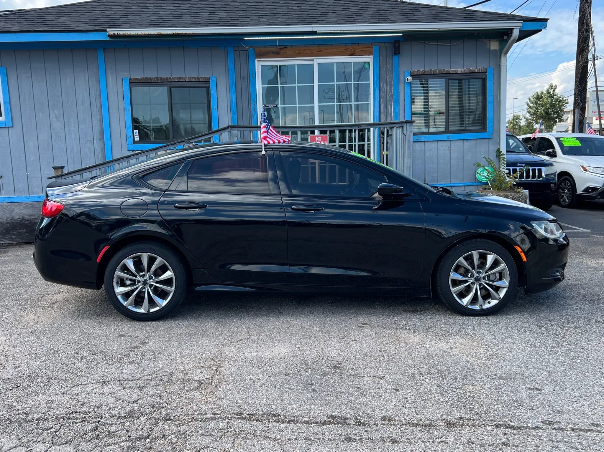 Used 2015 Chrysler 200 S w/ Navigation & Sound Group I image 5