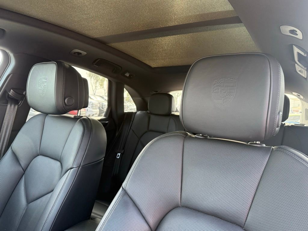 Used 2025 Porsche Macan image 19