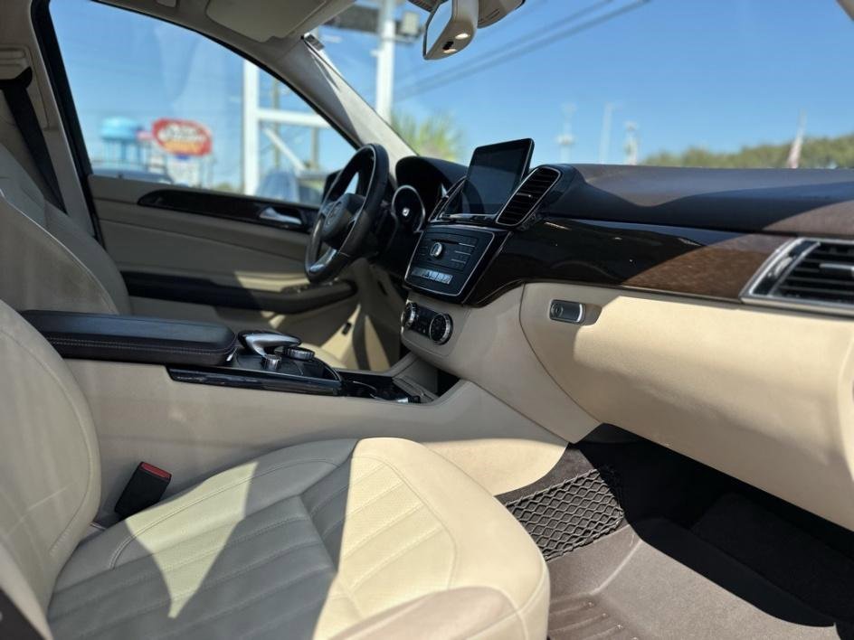 Used 2018 Mercedes-Benz GLE 350 w/ Premium 1 Package image 24