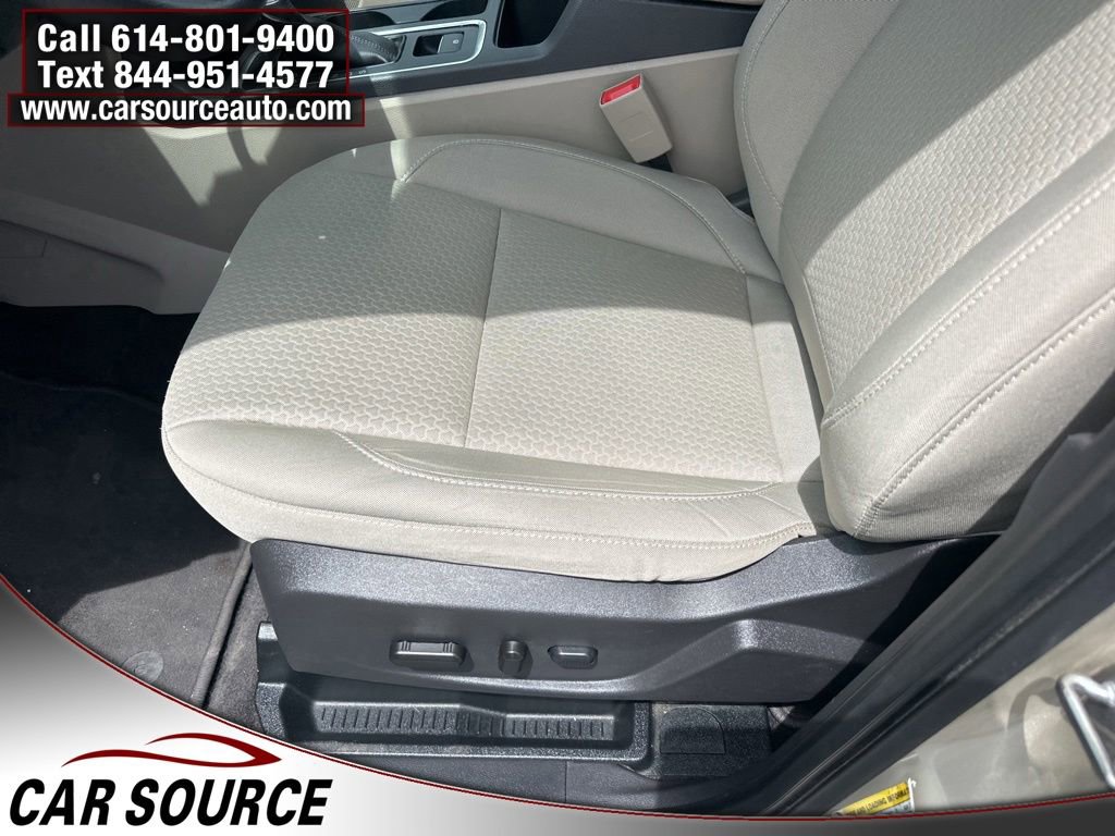Used 2017 Ford Escape SE FWD image 10