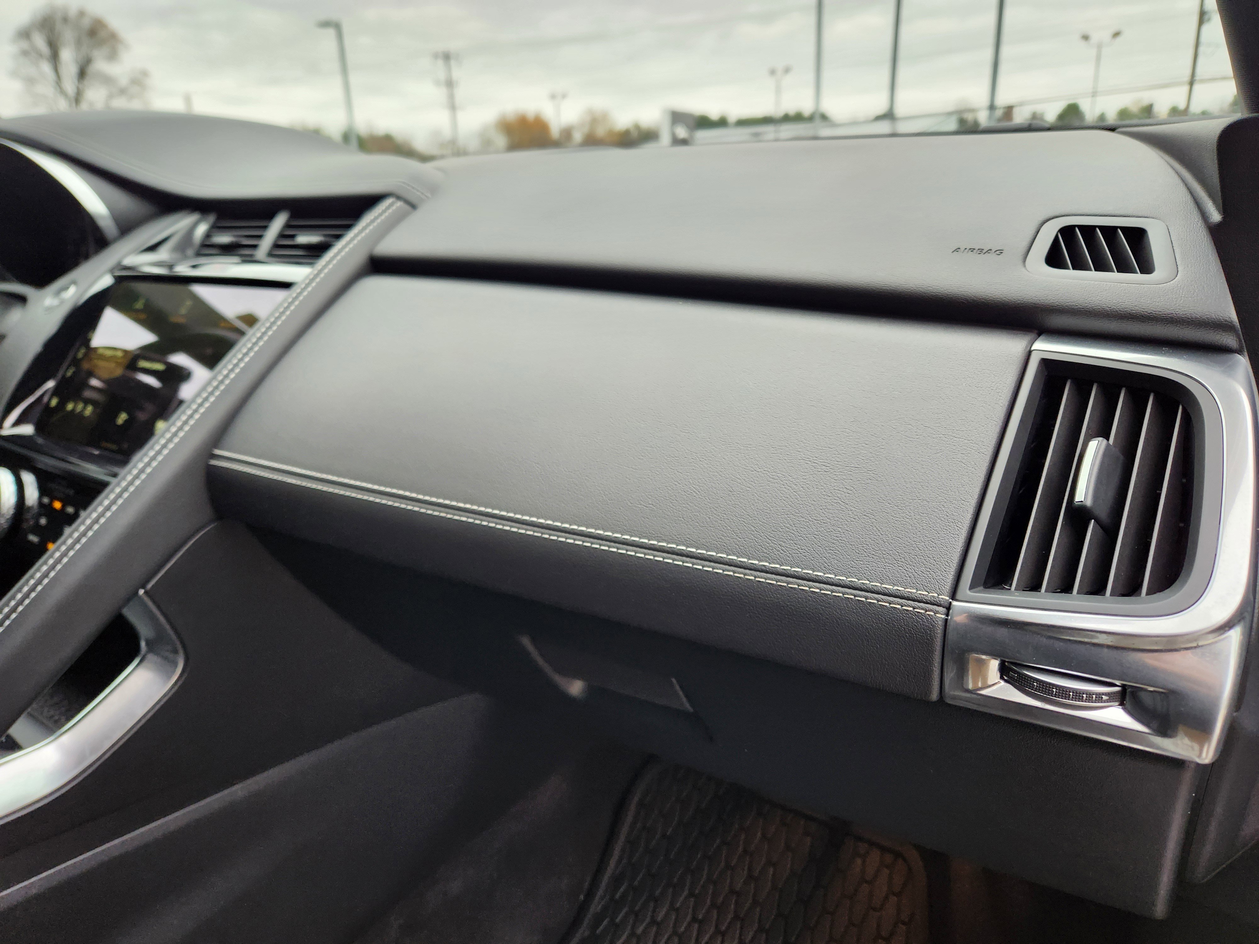 Certified 2024 Jaguar E-PACE R-Dynamic SE image 17