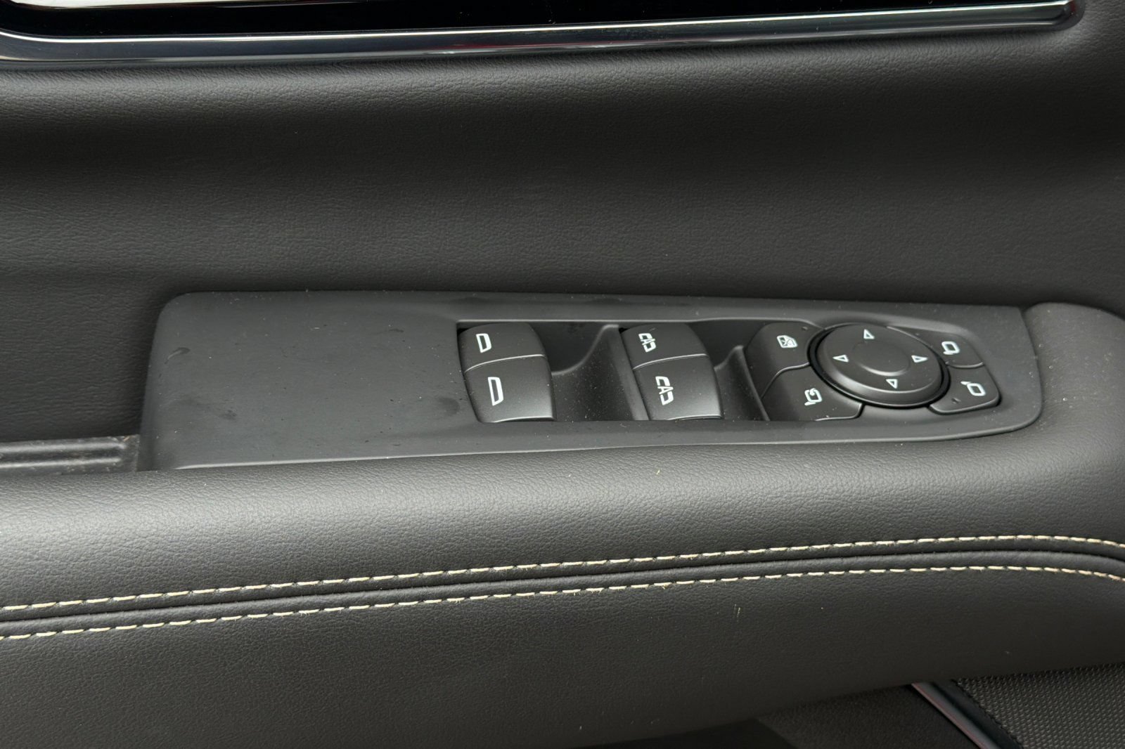 New 2026 GMC Yukon Elevation AWD/4WD image 11