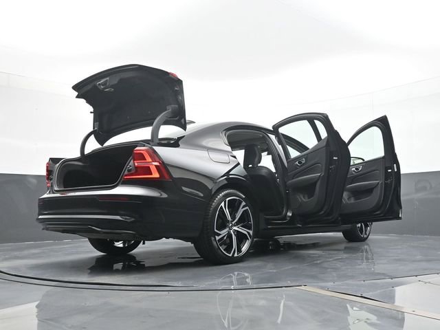Used 2024 Volvo S60 B5 Core image 25