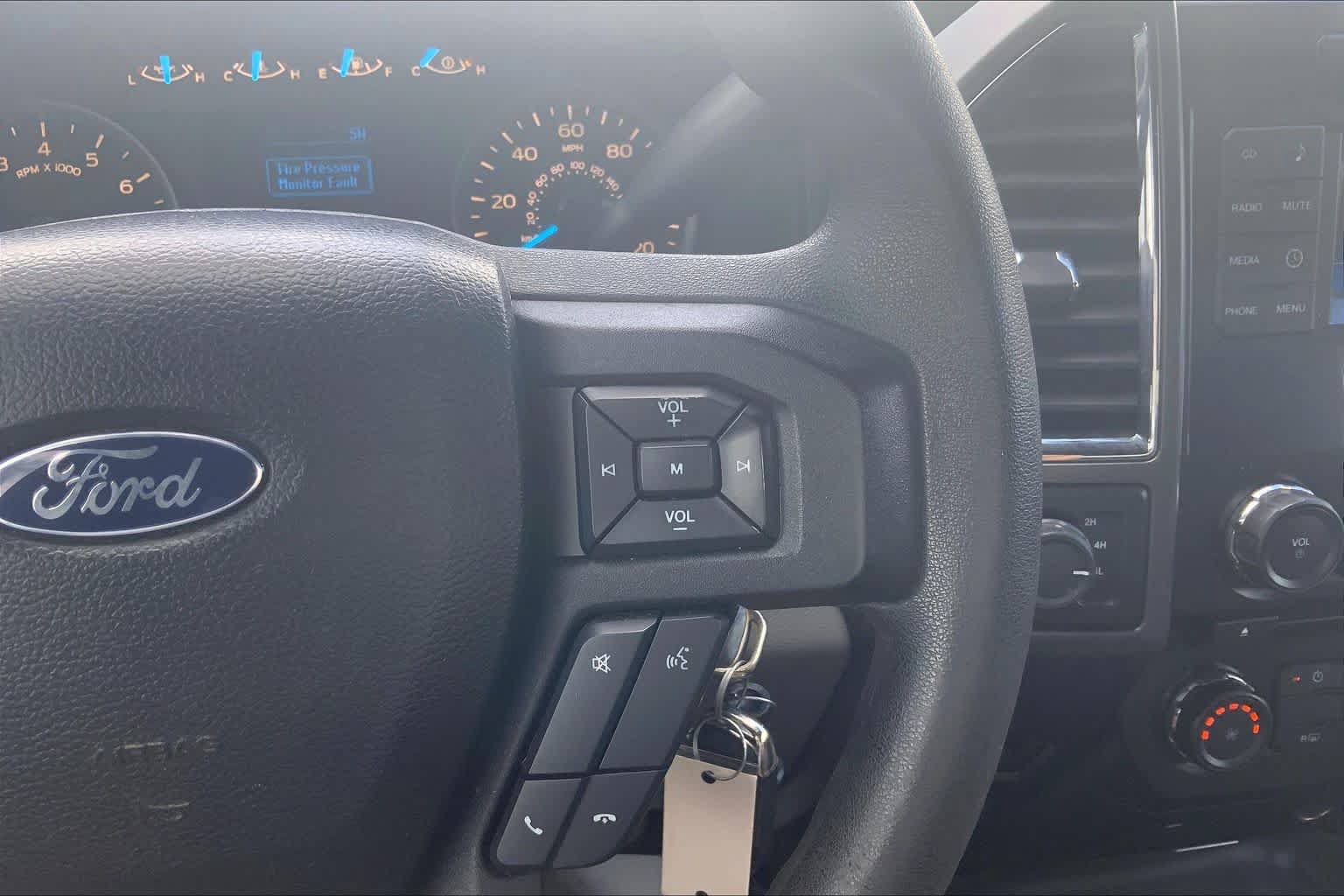 Used 2016 Ford F150 XLT AWD/4WD image 24