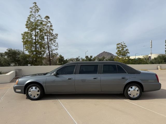 Used 2004 Cadillac De Ville Limousine FWD image 5