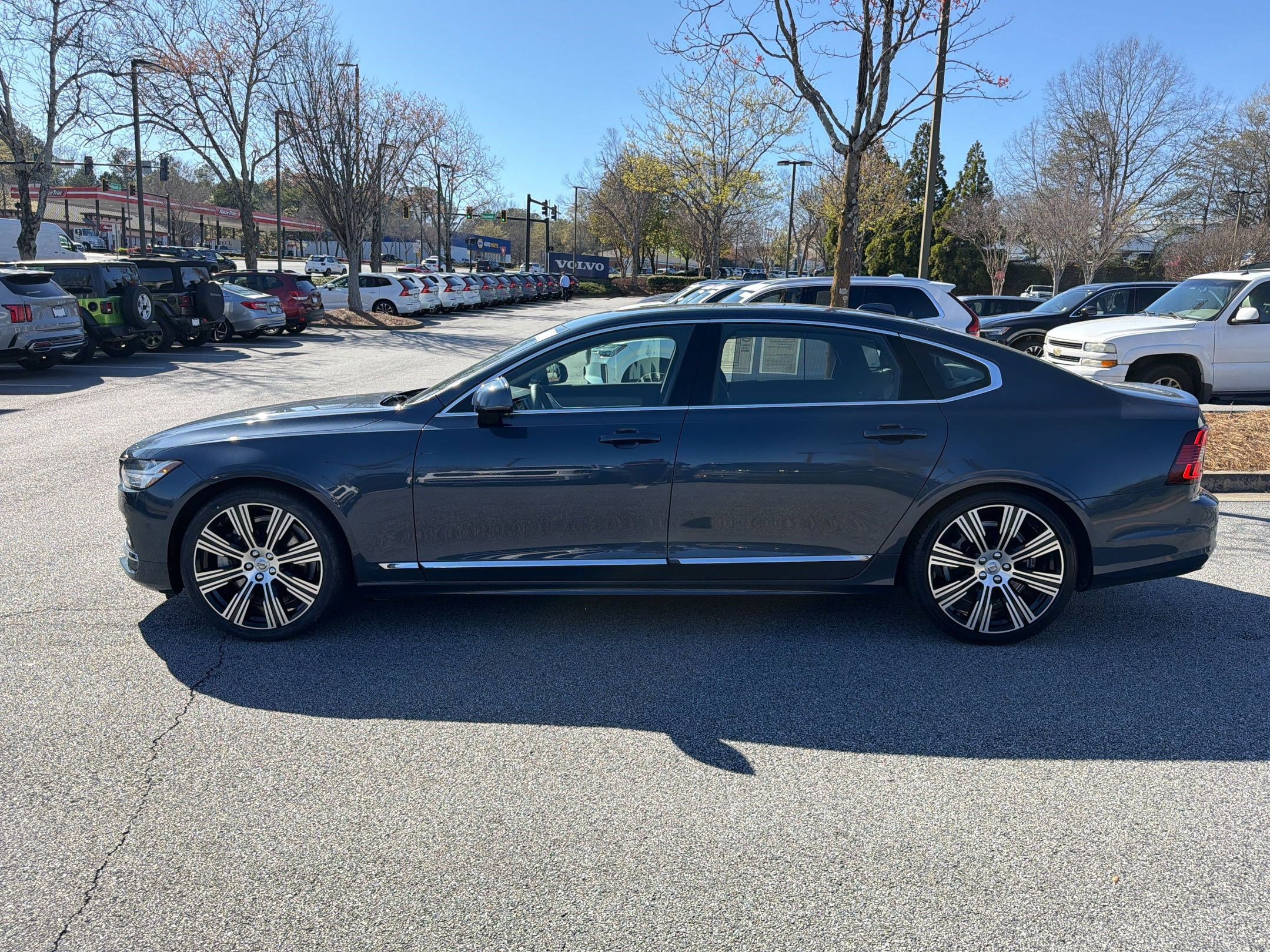 Certified 2023 Volvo S90 B6 Ultimate w/ Lounge Package image 2