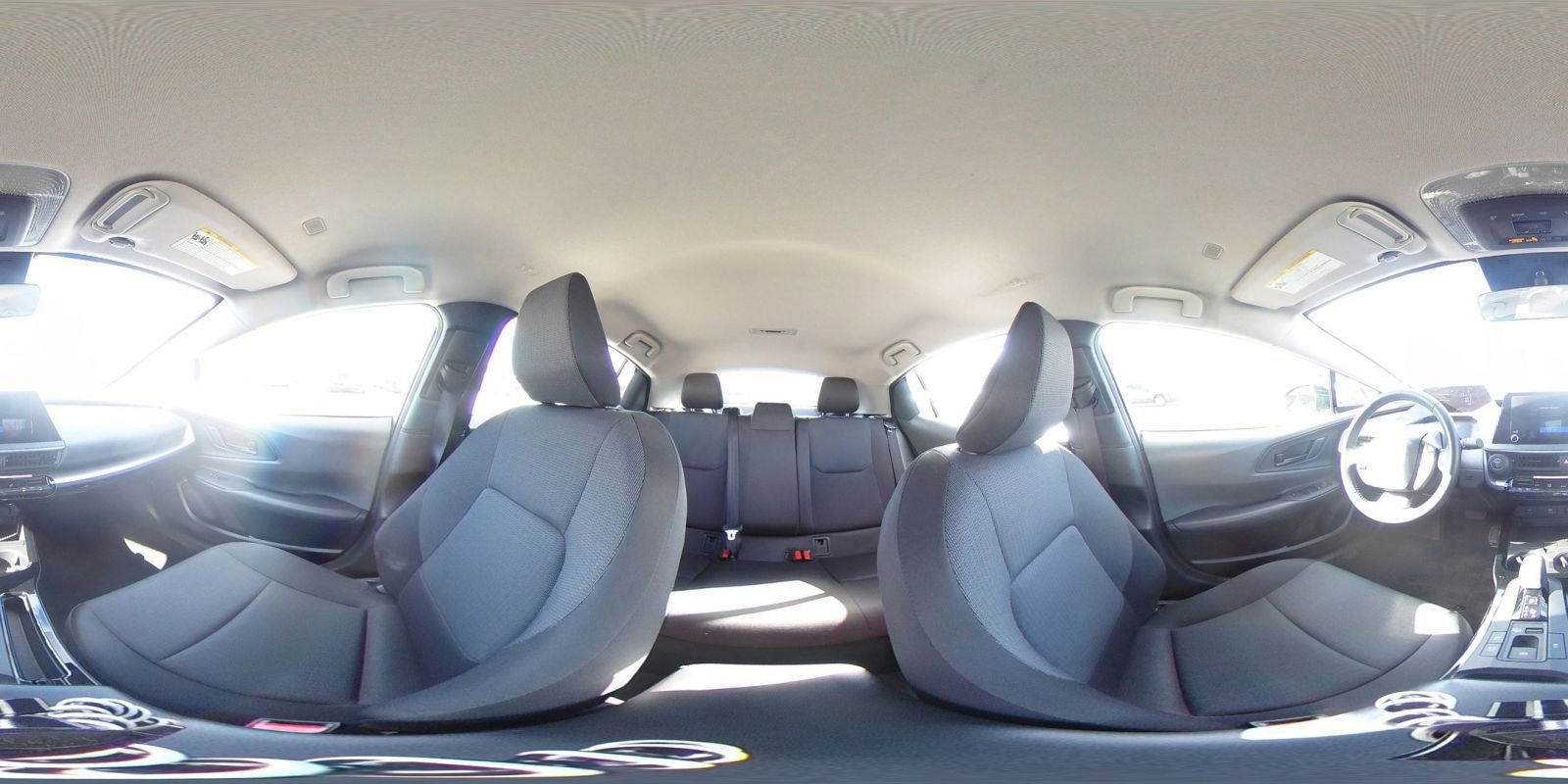 Used 2025 Toyota Prius LE image 40