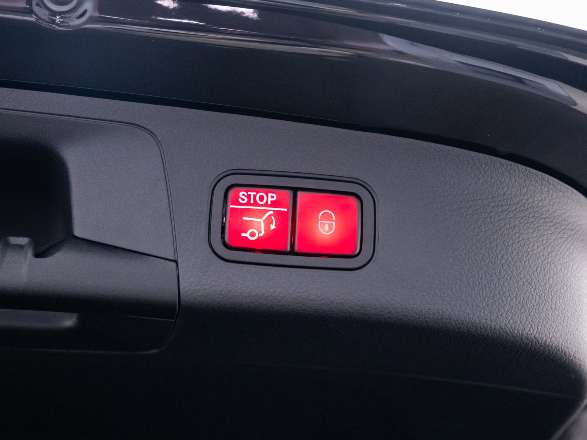 Certified 2025 Mercedes-Benz GLA 250 GLA 250 w/ Exclusive Package image 34