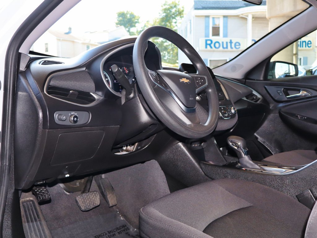 Used 2022 Chevrolet Malibu LS FWD image 13