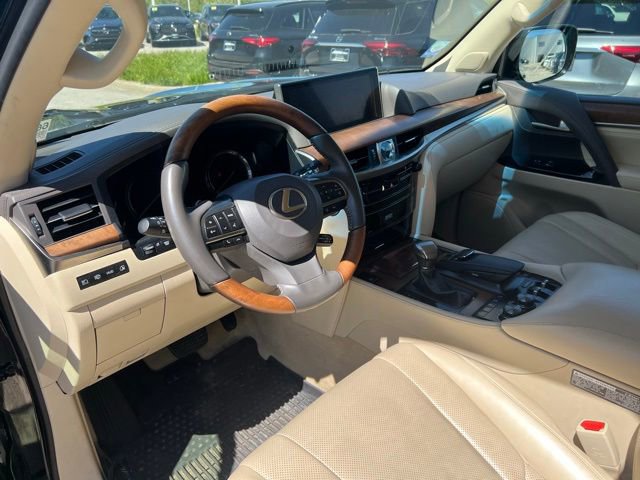 Used 2020 Lexus LX 570 4WD w/ Luxury Package image 10