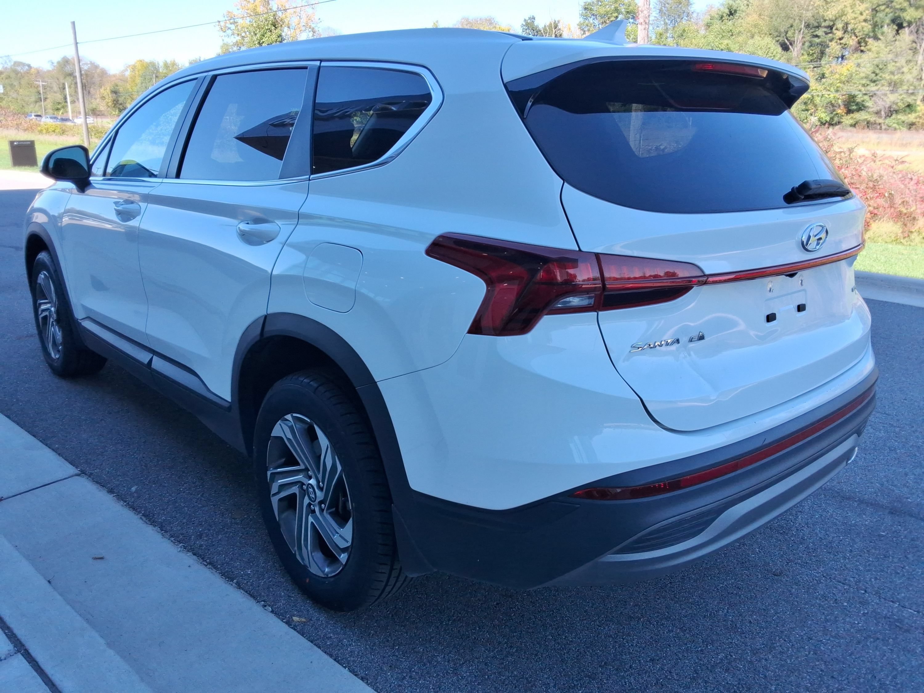 Used 2023 Hyundai Santa Fe SE AWD/4WD image 11
