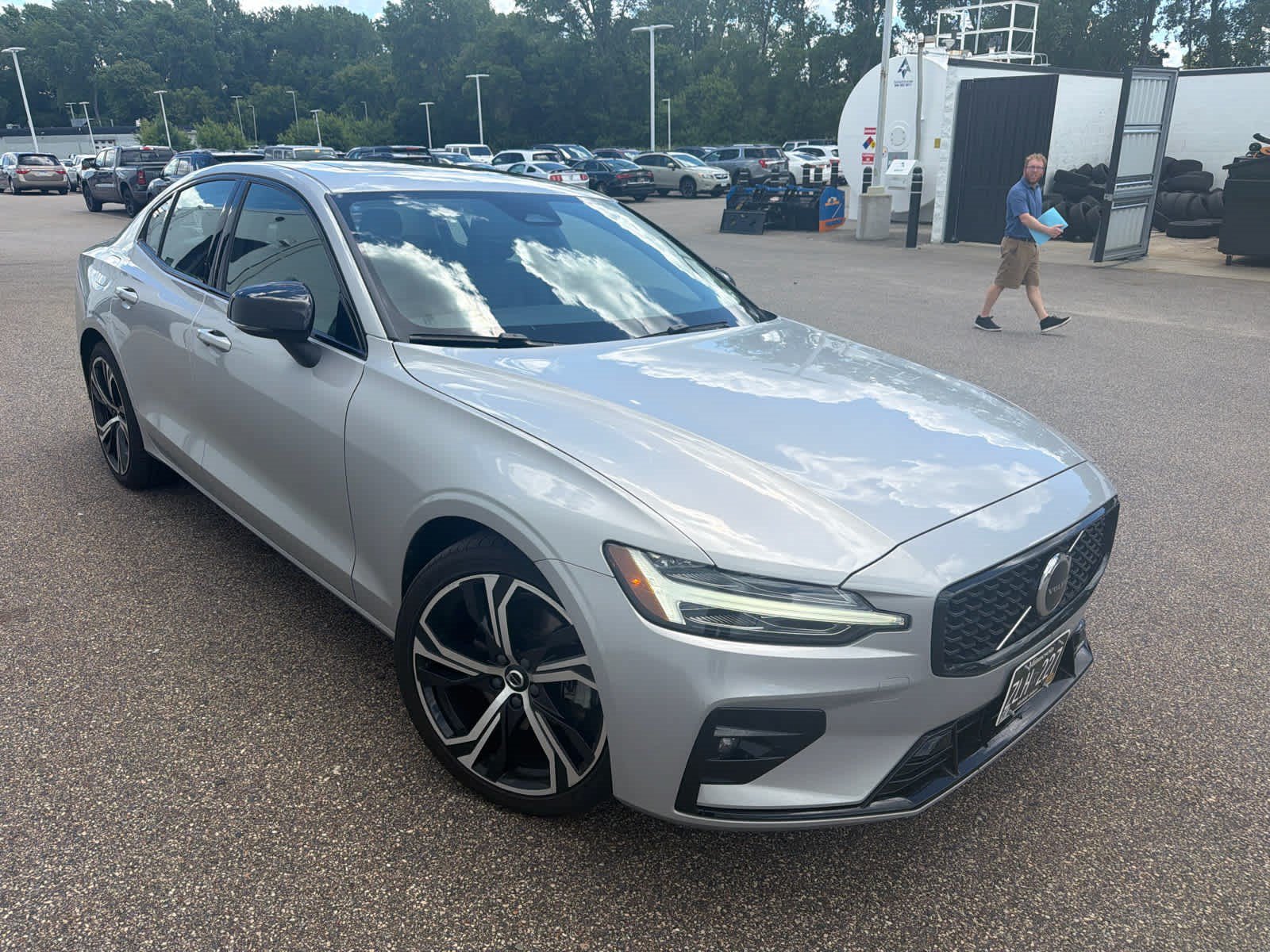 Used 2024 Volvo S60 B5 Core AWD/4WD image 3