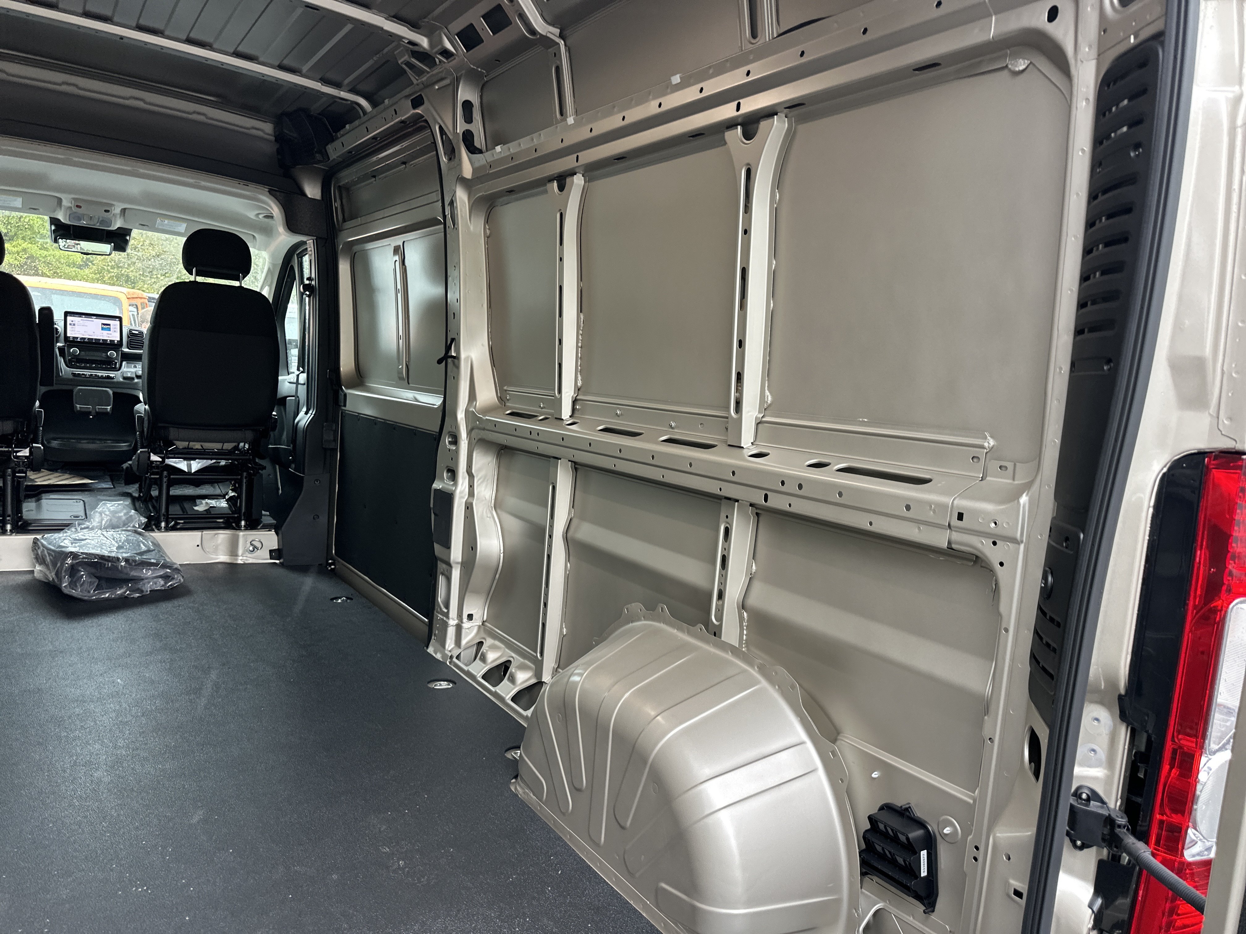 New 2026 RAM ProMaster 2500 w/ Quick Order Package 22G SLT FWD image 14