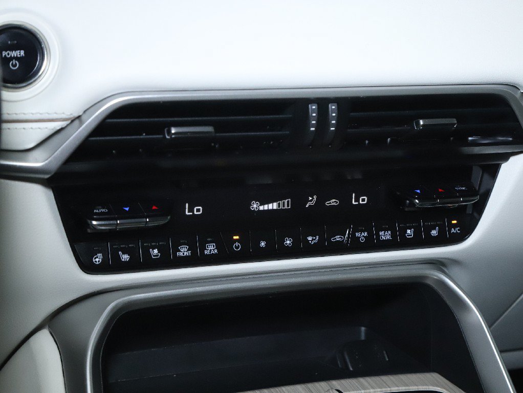 Certified 2024 MAZDA CX-90 Plug-In Hybrid w/ Premium Plus AWD/4WD image 30
