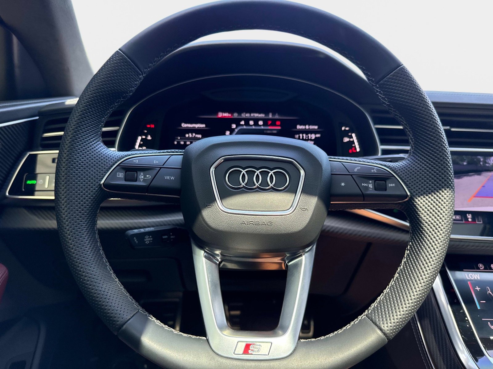 Used 2024 Audi SQ8 Prestige image 29