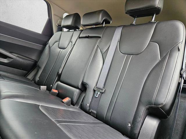Used 2024 Kia Sorento S image 17