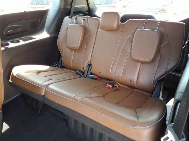 Used 2020 Chrysler Pacifica Limited w/ Advanced Safetytec Group FWD image 18