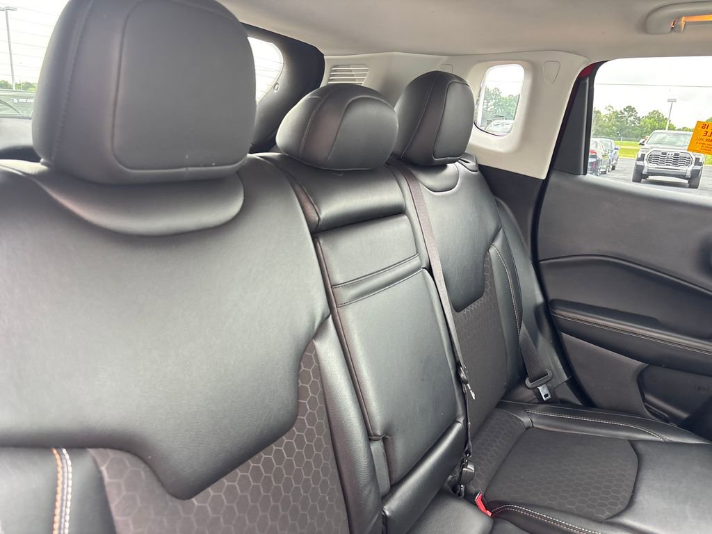 Used 2018 Jeep Compass Latitude FWD image 27