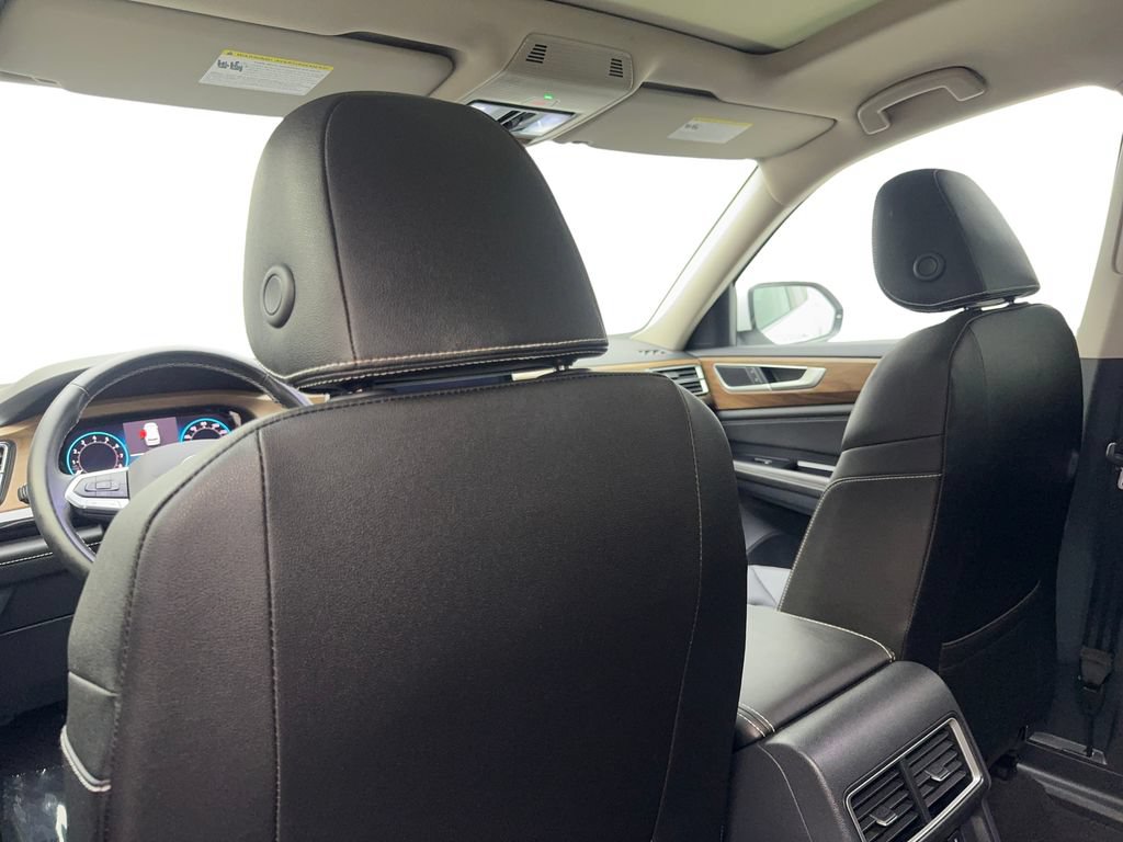 Used 2025 Volkswagen Atlas SE FWD image 36