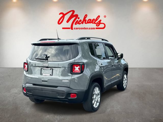 Used 2022 Jeep Renegade Latitude w/ Convenience Group AWD/4WD image 3