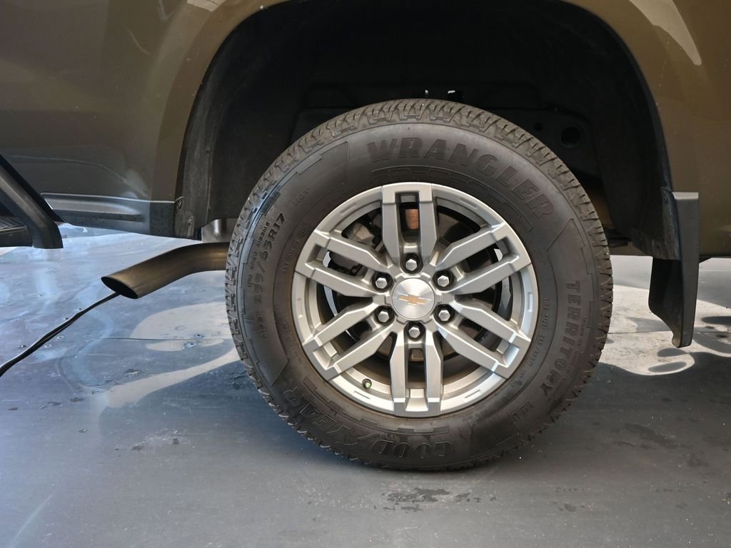Used 2024 Chevrolet Colorado LT w/ LT Convenience Package image 9