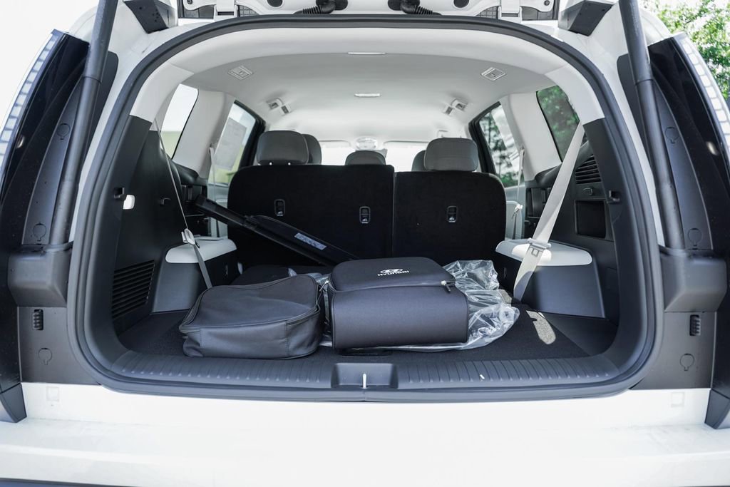 New 2026 Hyundai Ioniq 9 SE image 9