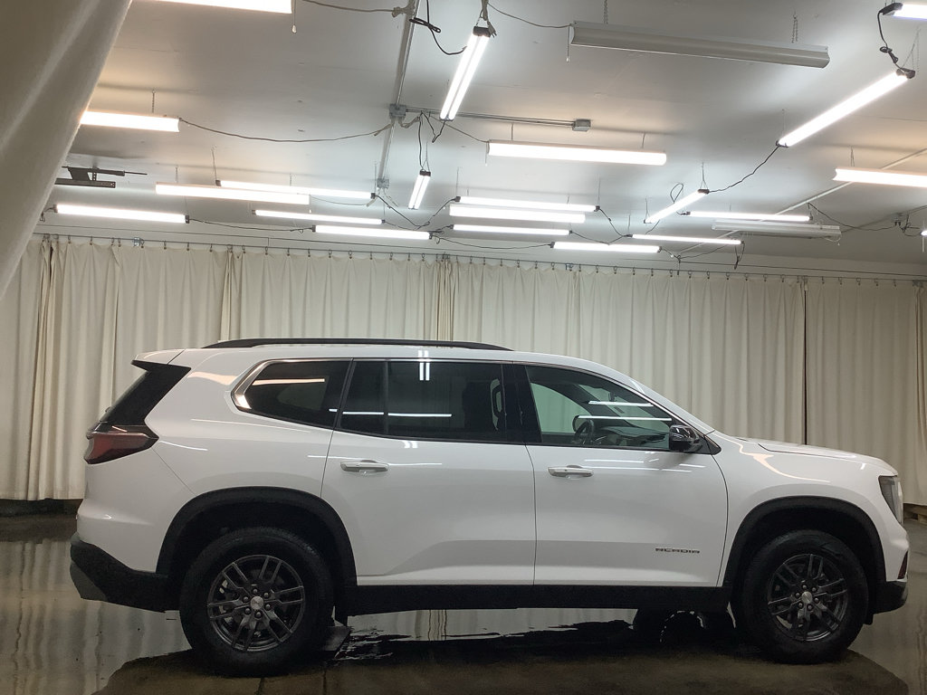Used 2025 GMC Acadia Elevation FWD image 4