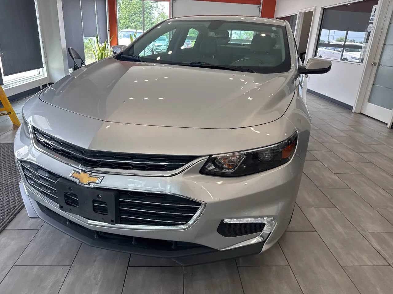 Used 2018 Chevrolet Malibu LT FWD image 9