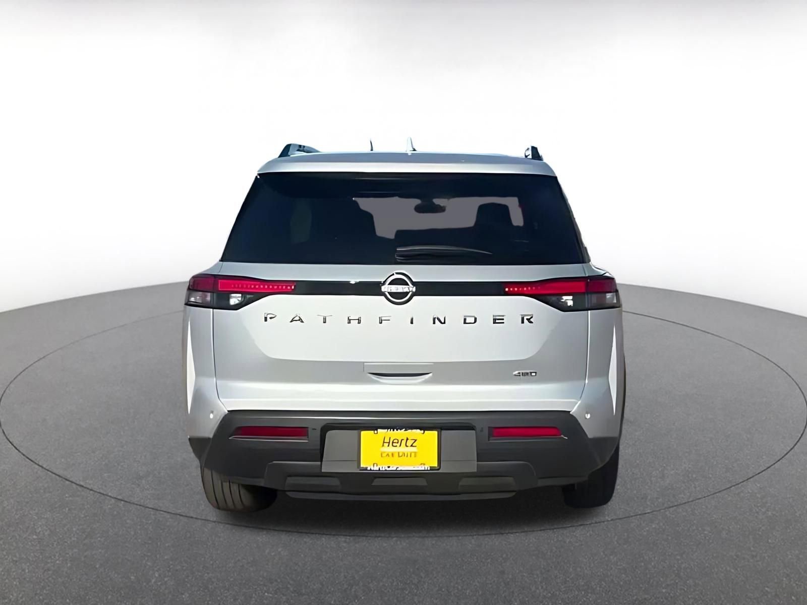 Used 2025 Nissan Pathfinder SV image 12