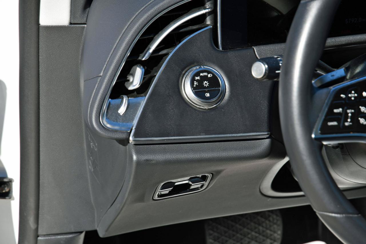 Used 2025 Mercedes-Benz E 350 Sedan image 11