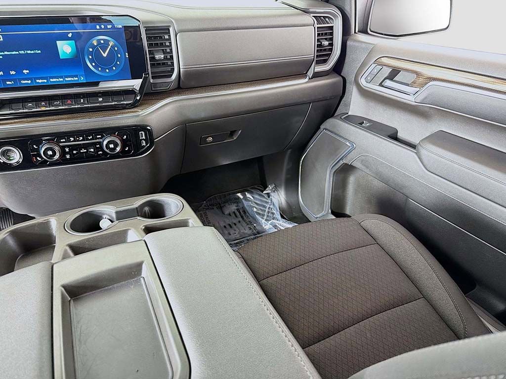 Used 2023 Chevrolet Silverado 1500 LT image 24