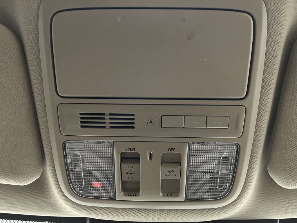 Used 2020 Honda CR-V Touring image 9