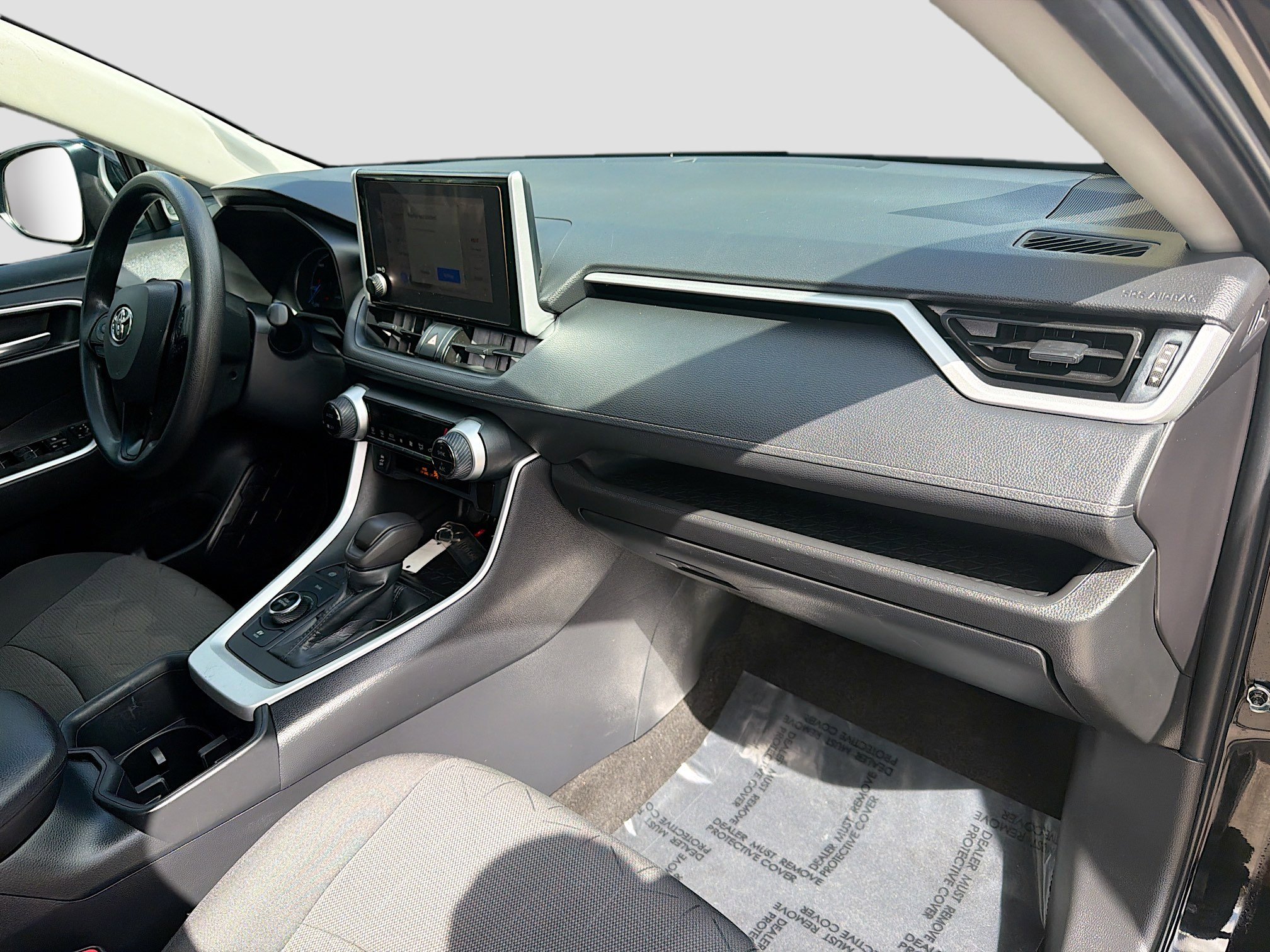 Used 2023 Toyota RAV4 Hybrid Woodland image 32