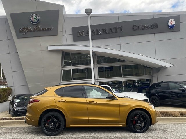 Used 2022 Alfa Romeo Stelvio Veloce image 4